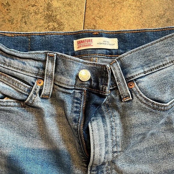Levi High Waisted Straight Jeans - Picture 3 of 4